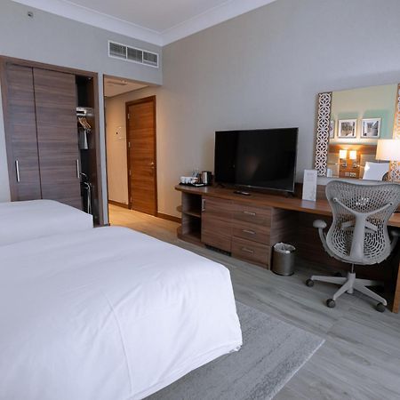 Hilton Garden Inn Dubai Deira Exterior photo
