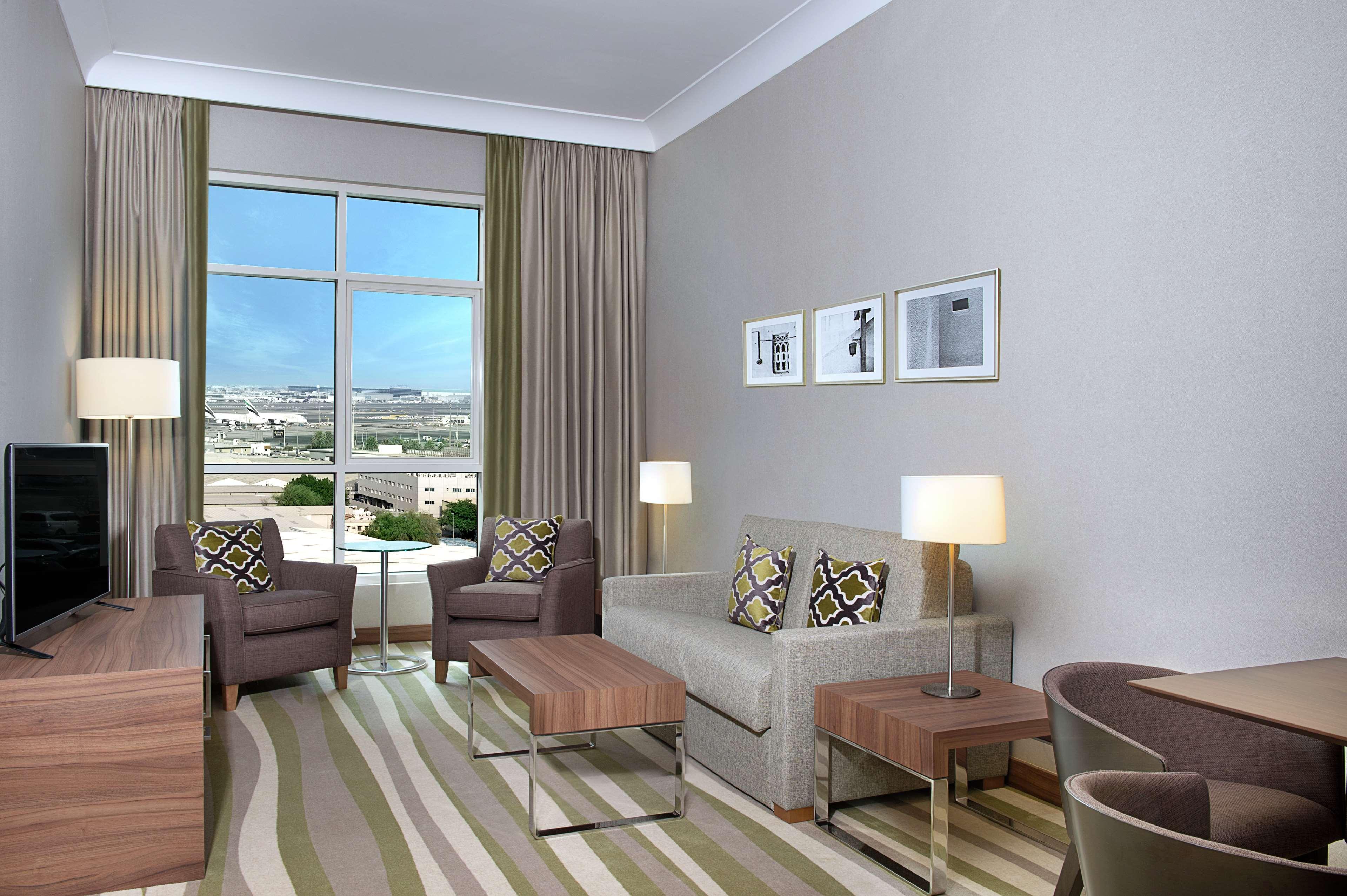 Hilton Garden Inn Dubai Deira Exterior photo