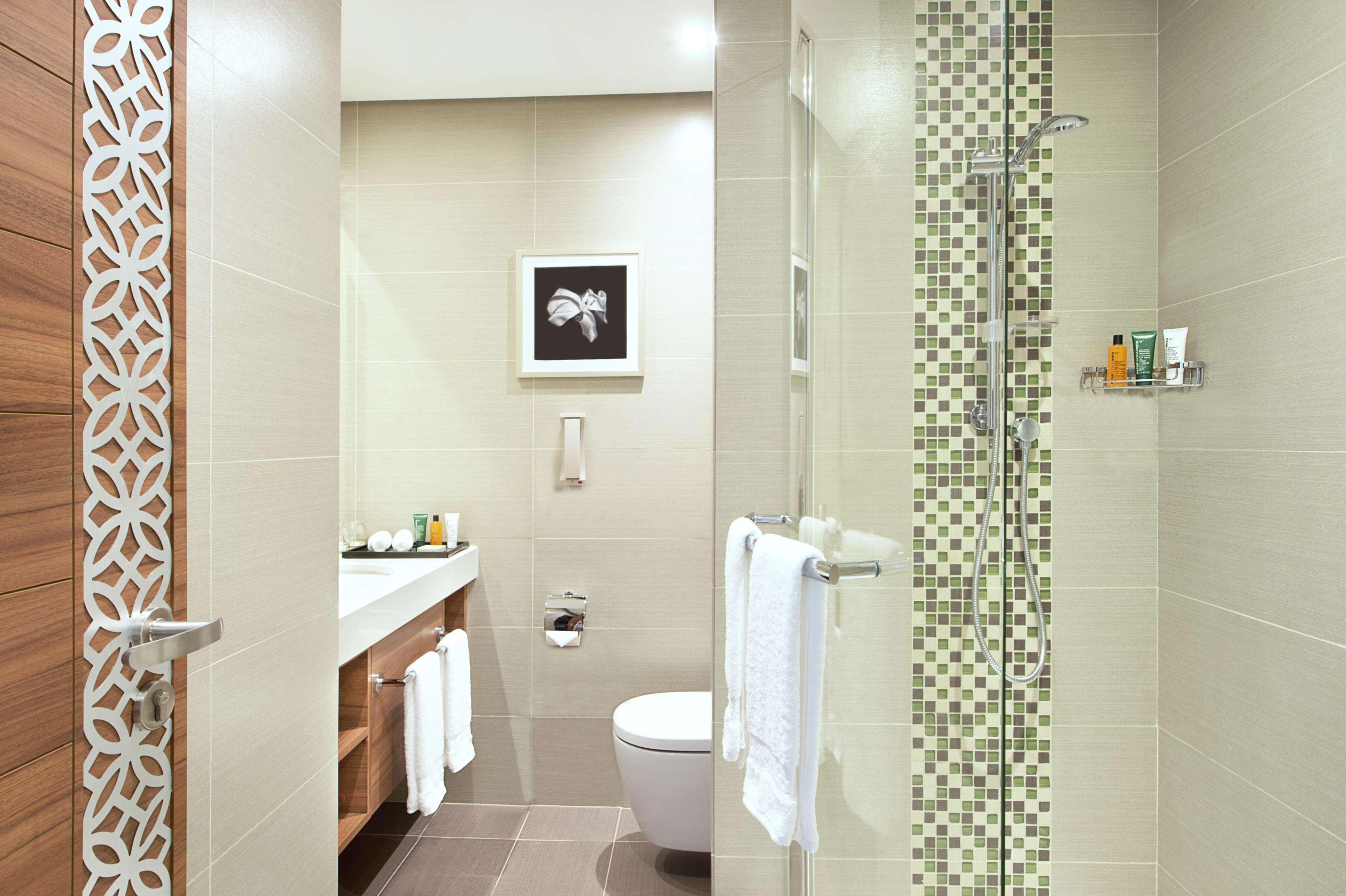 Hilton Garden Inn Dubai Deira Exterior photo