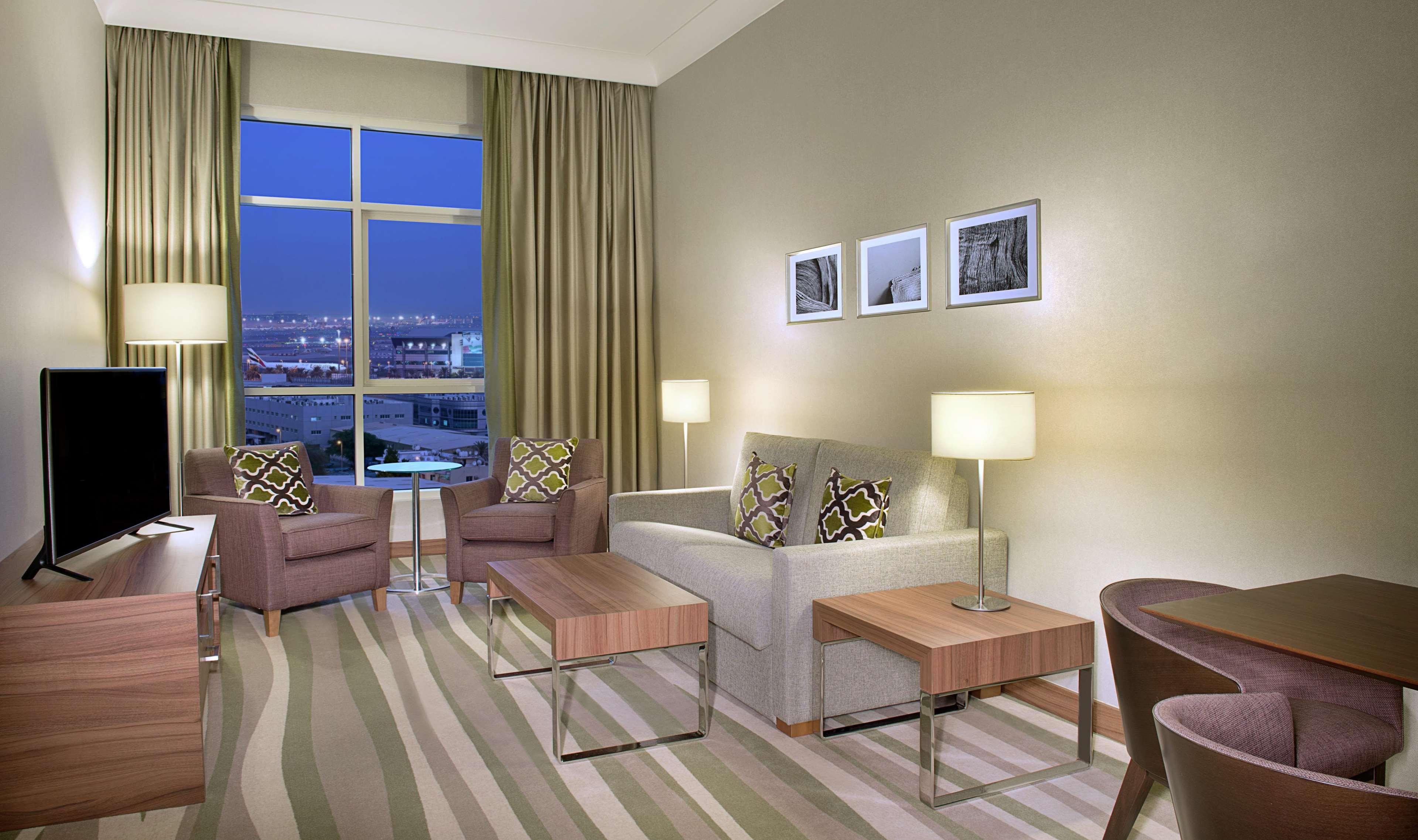 Hilton Garden Inn Dubai Deira Exterior photo