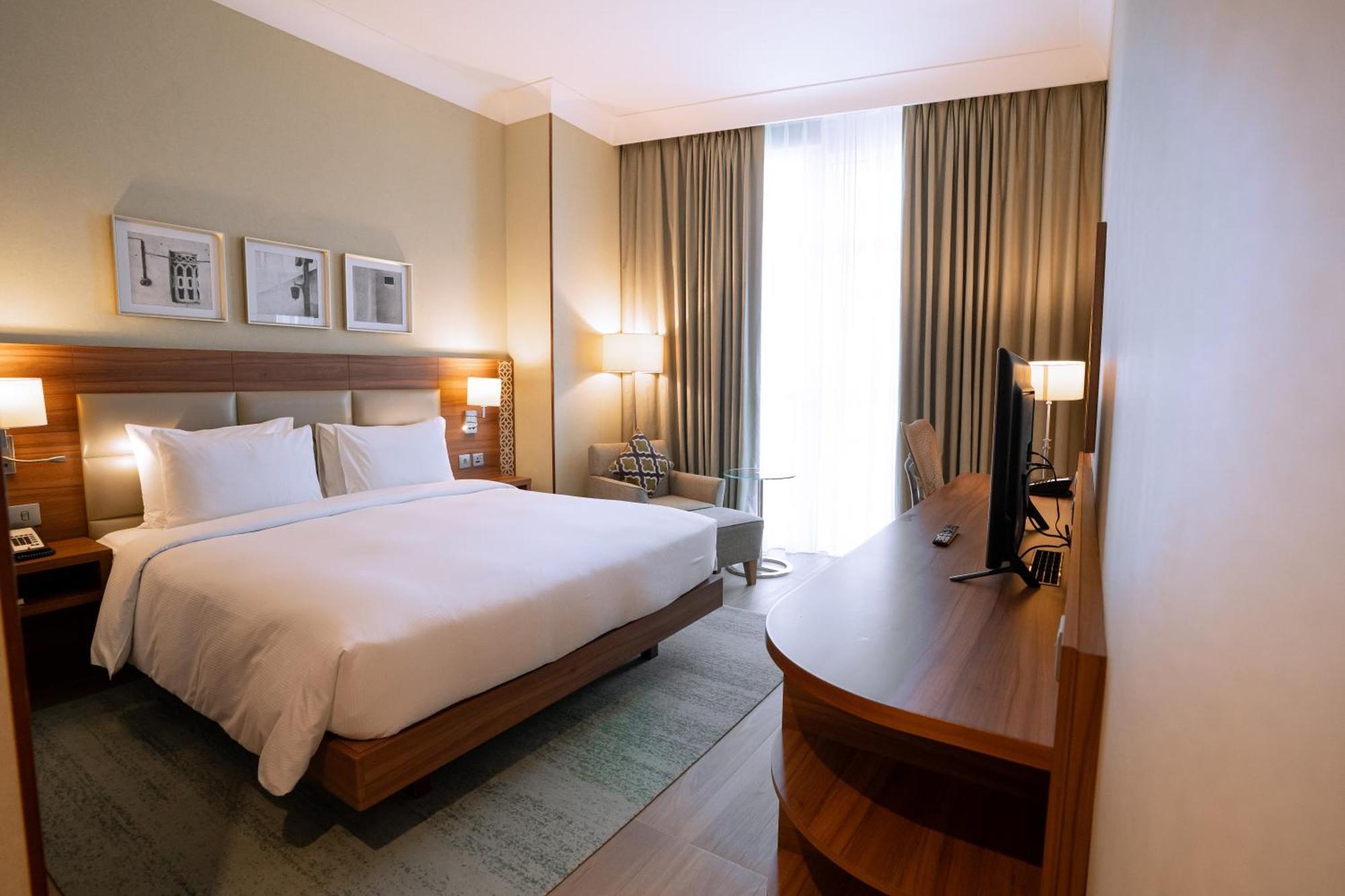 Hilton Garden Inn Dubai Deira Exterior photo