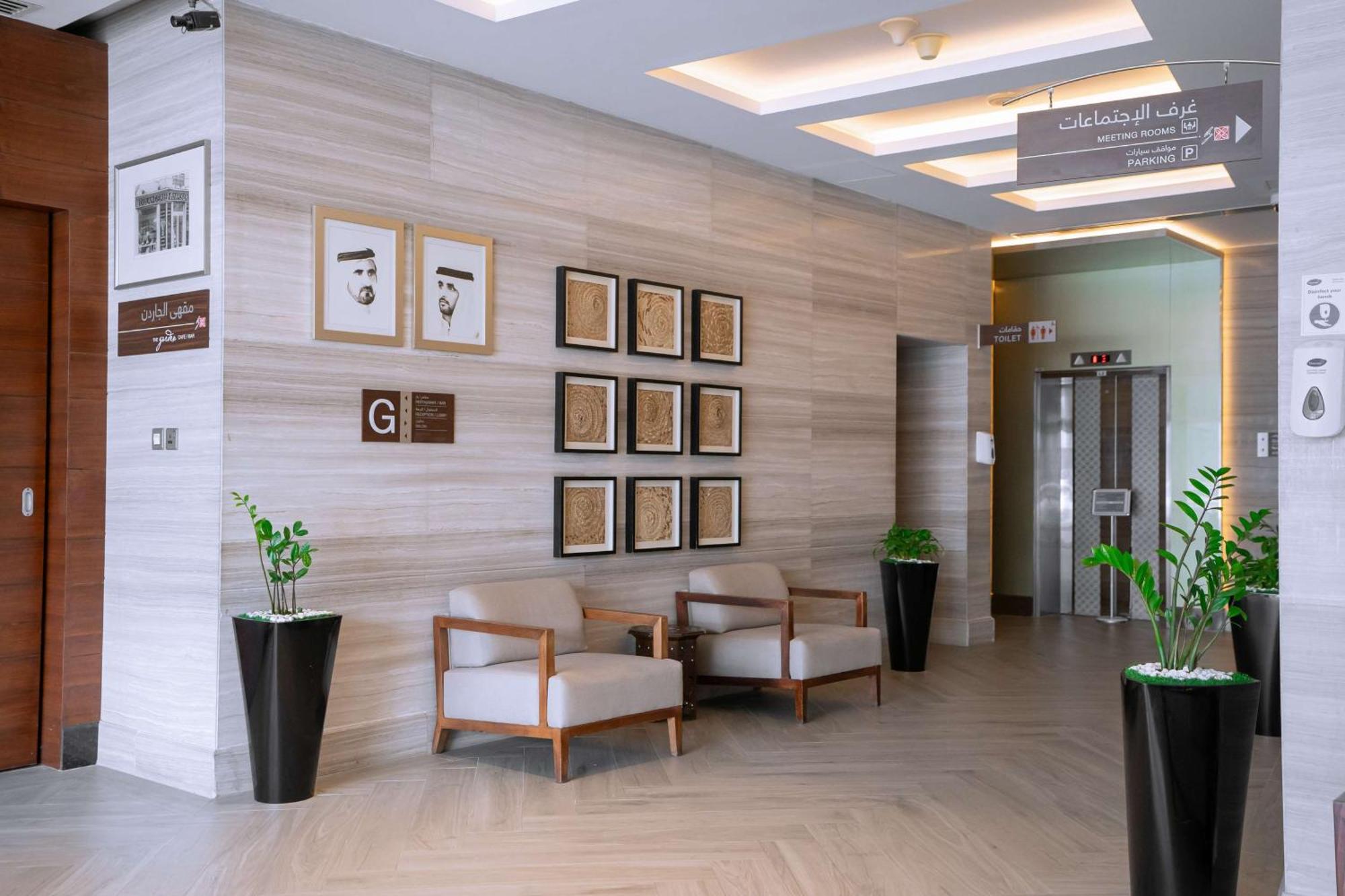 Hilton Garden Inn Dubai Deira Exterior photo