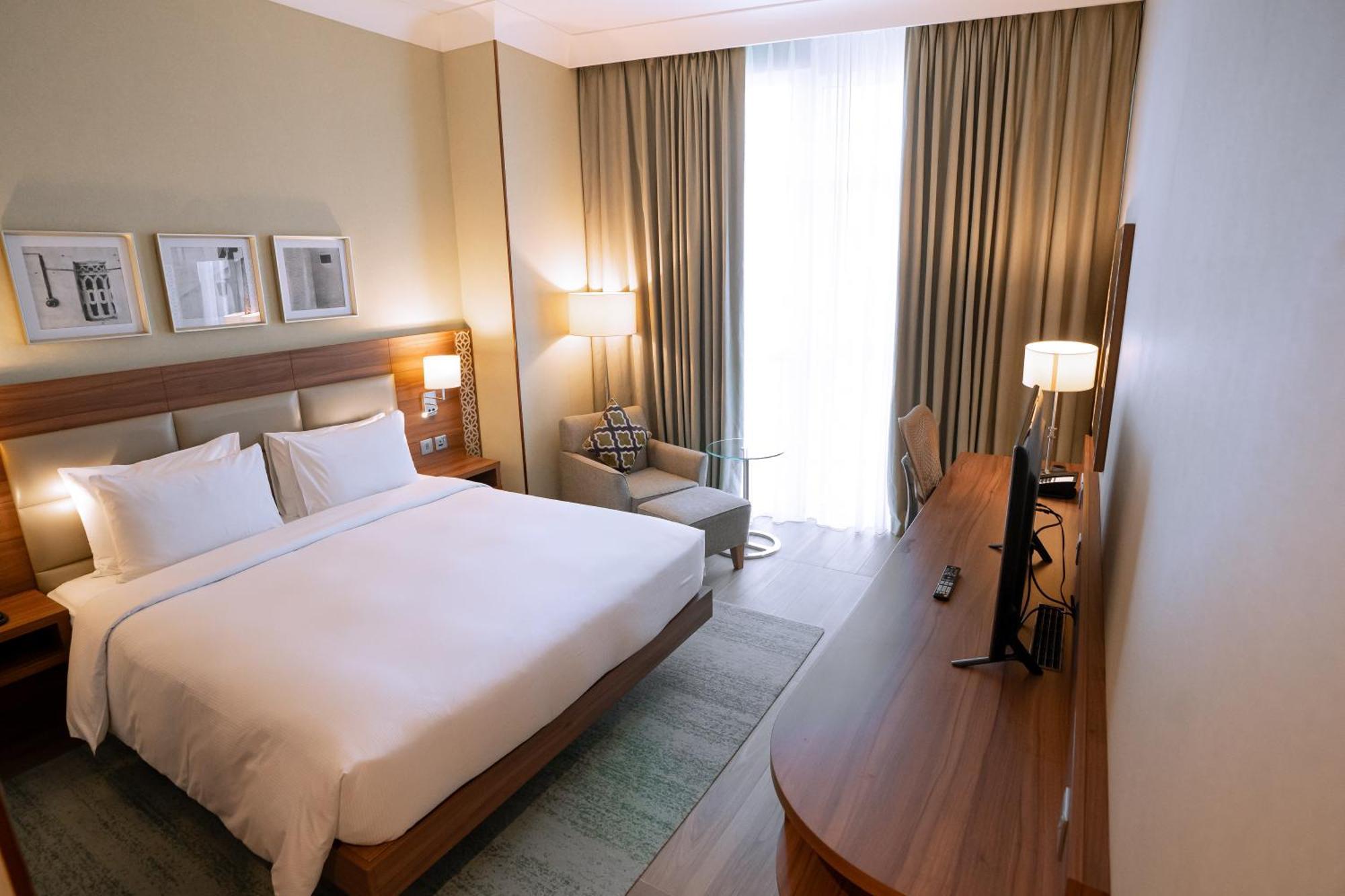 Hilton Garden Inn Dubai Deira Exterior photo
