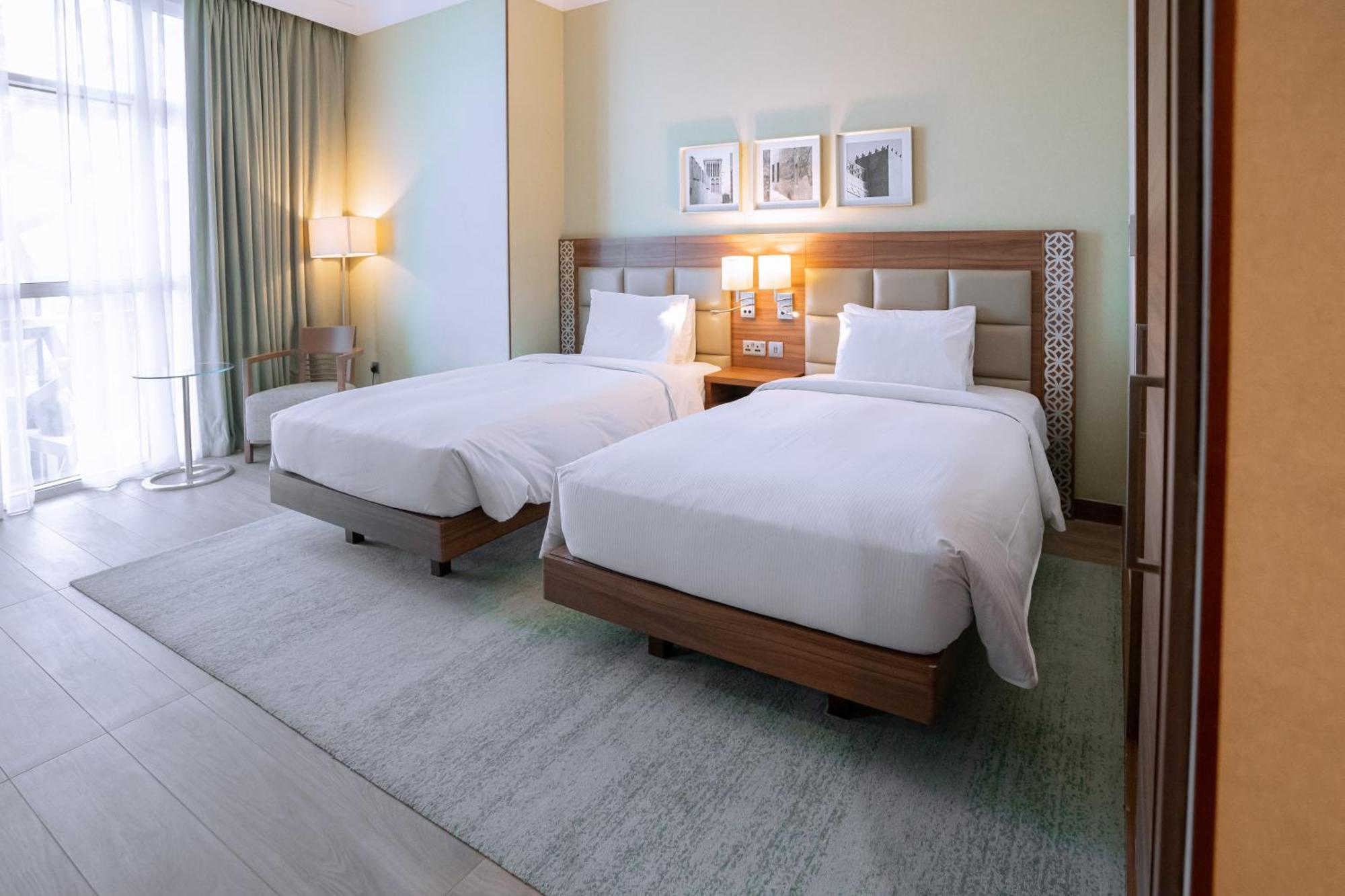 Hilton Garden Inn Dubai Deira Exterior photo