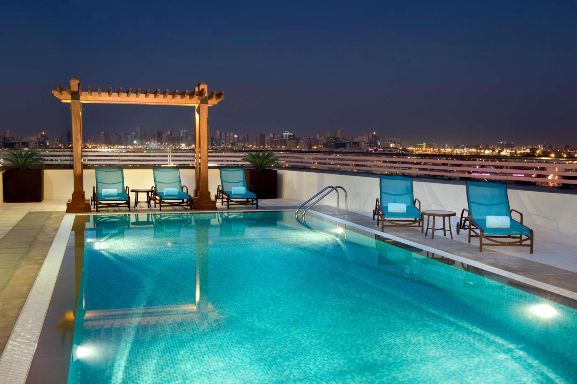 Hilton Garden Inn Dubai Deira Exterior photo