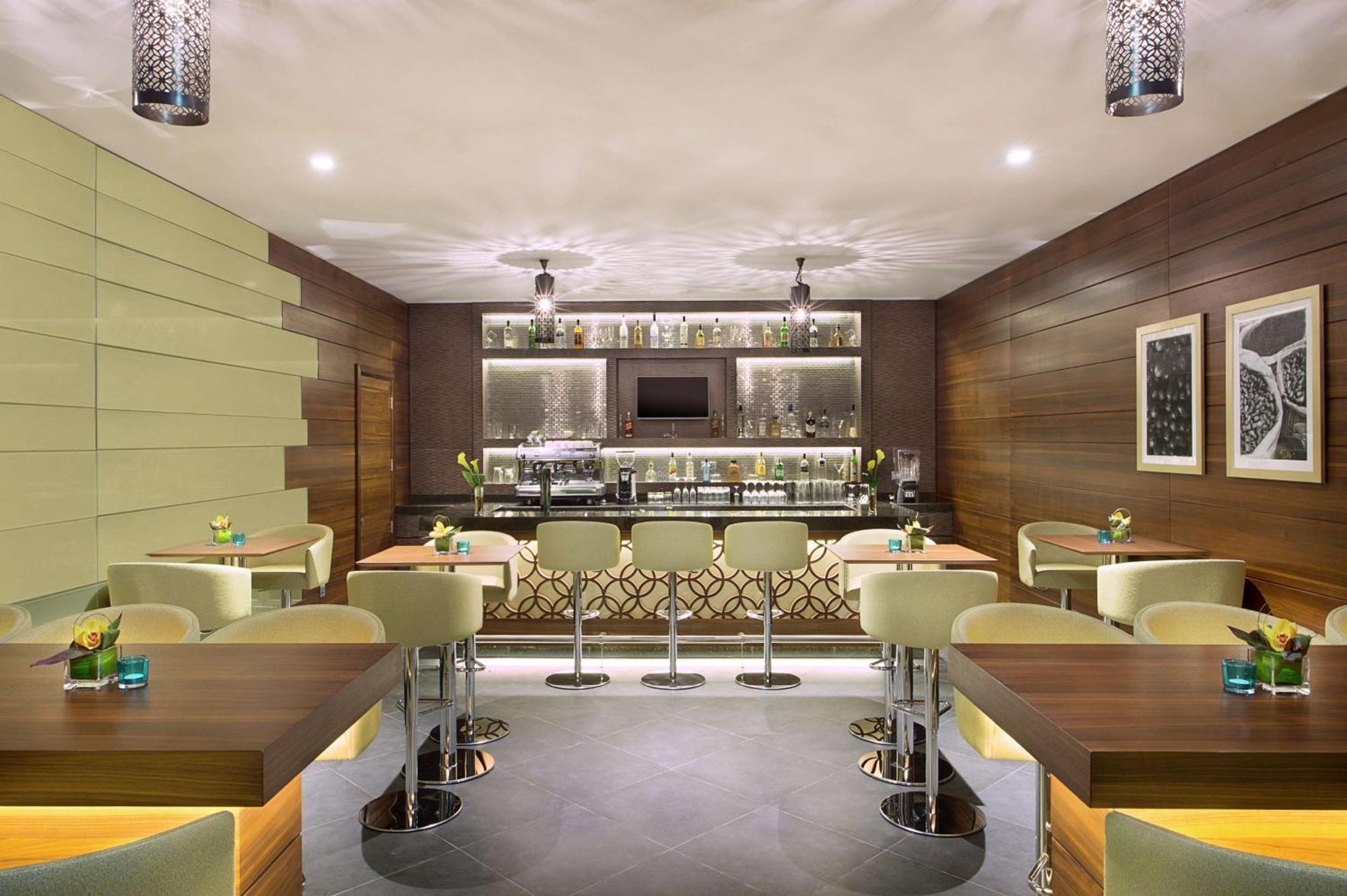 Hilton Garden Inn Dubai Deira Exterior photo