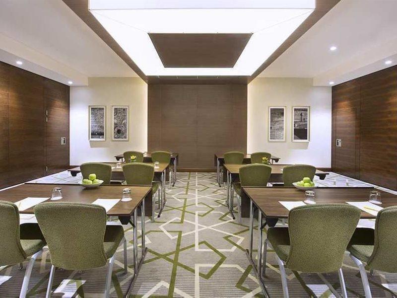 Hilton Garden Inn Dubai Deira Exterior photo