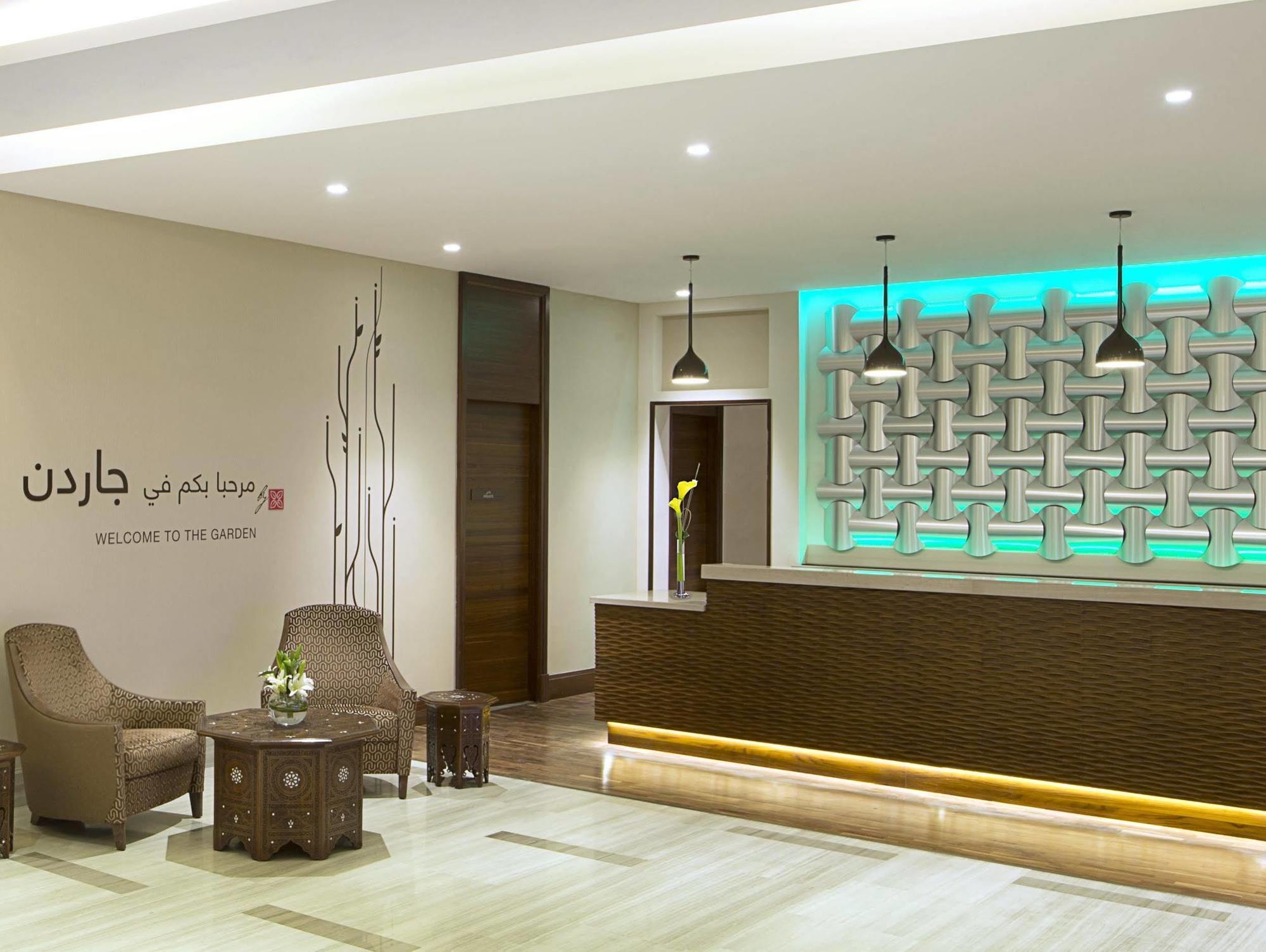 Hilton Garden Inn Dubai Deira Exterior photo